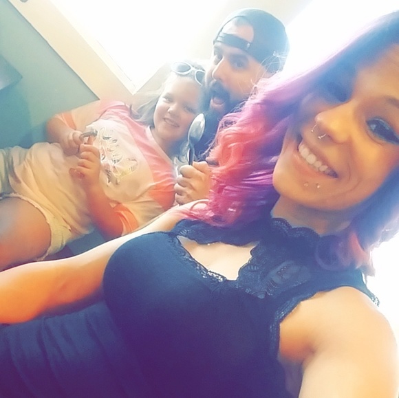 Meet your Posher, Kristen - Picture 2 of 7